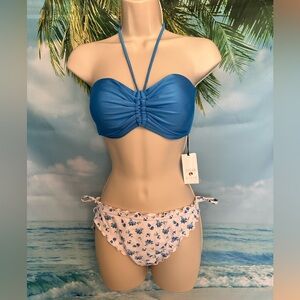 Bikini, blue floral, top is Shade Shore and Bottoms are Wild Fable
Size Large
